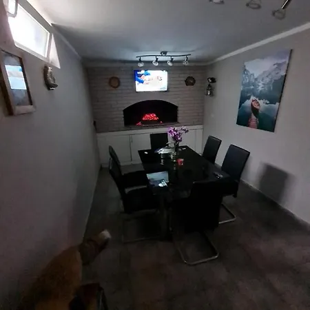 About Our Luxury Sea Side Apartment *